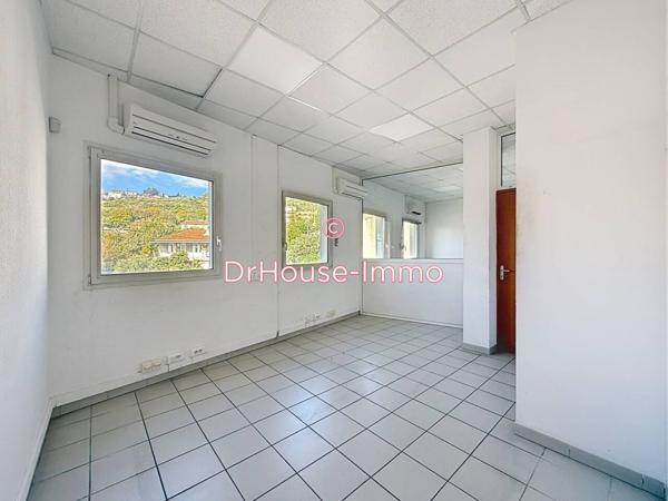Immeuble à louer 10 pièces de 408 m²