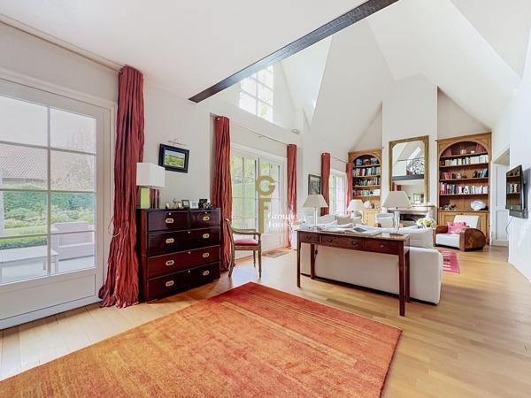 Maison de caractère au Cartelot avec jardin paysager