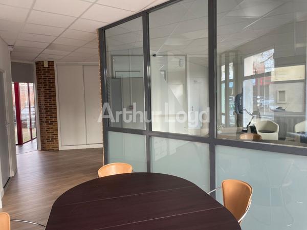 Immeuble de bureaux à vendre à Douai avec grande visibilité sur rue