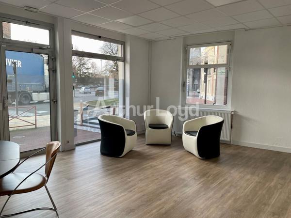 Immeuble de bureaux à vendre à Douai avec grande visibilité sur rue