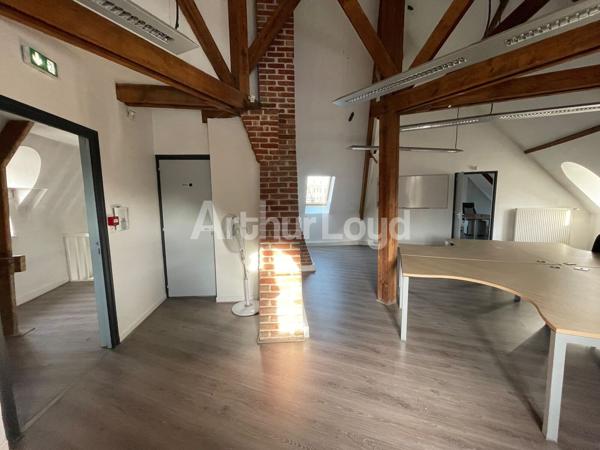 Immeuble de bureaux à vendre à Douai avec grande visibilité sur rue