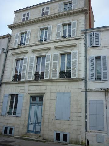 Transaction immobilière  T3 Triplex + cave - Centre ville