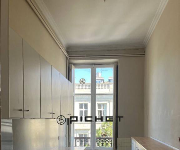 Appartement 2 pièces 77 m²
