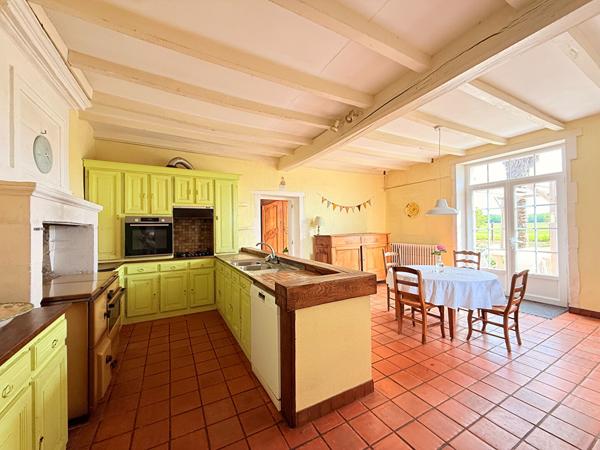 Maison Barbezieux Saint Hilaire 8 pièce(s) 341 m2 Barbezieux saint hilaire