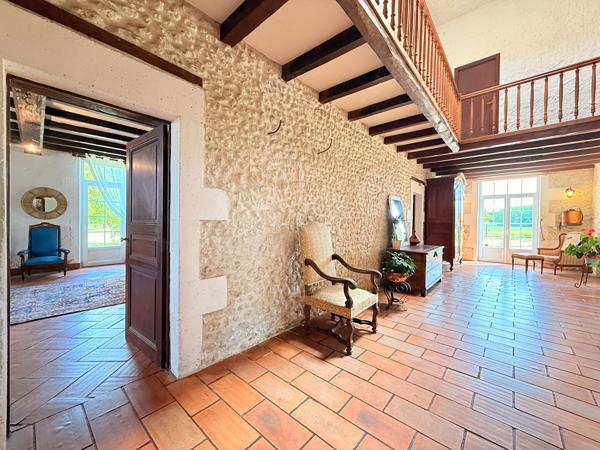 Maison Barbezieux Saint Hilaire 8 pièce(s) 341 m2 Barbezieux saint hilaire