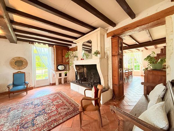 Maison Barbezieux Saint Hilaire 8 pièce(s) 341 m2 Barbezieux saint hilaire
