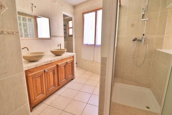 En exclusivité au Luc: belle maison de ville T4 107m2 aucun travaux