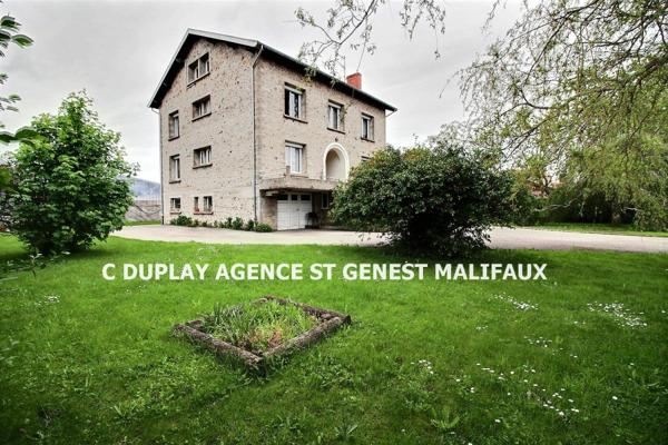 Saint Romain Lachalm 43620 Centre village maison pierre sur sous-sol complet 2 appartements possibilité d'en créer un troisième sur environ 1600m² de terrain  constructible
