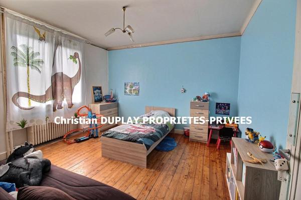 Saint Romain Lachalm 43620 Centre village maison pierre sur sous-sol complet 2 appartements possibilité d'en créer un troisième sur environ 1600m² de terrain  constructible