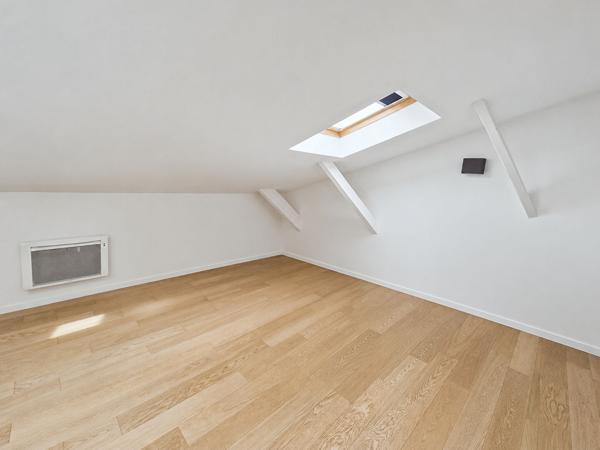 Maison sur 2 niveaux 131.71 m2 habitables + garage