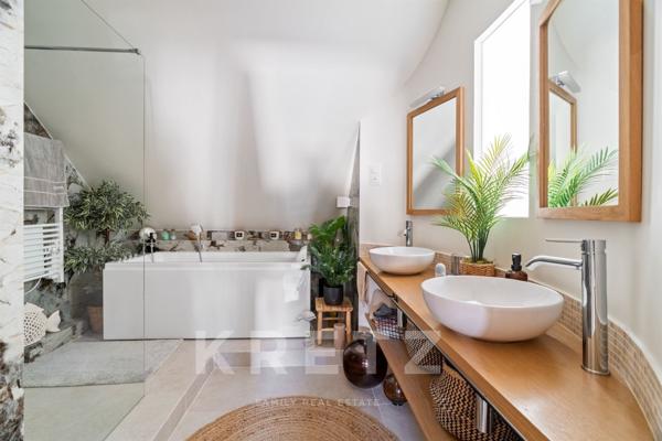 RUEIL-MALMAISON - DERNIER ETAGE - TERRASSE PLEIN SUD - 3 CHAMBRE - TRAVERSANT - CALME ABSOLU