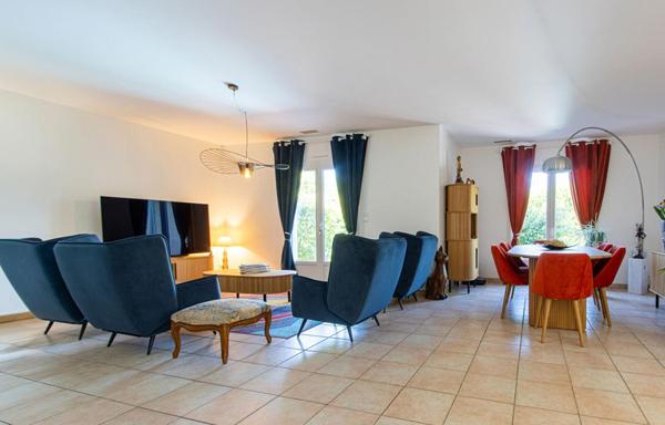 VILLA avec Piscine Grand Jardin  - MOUSSAN