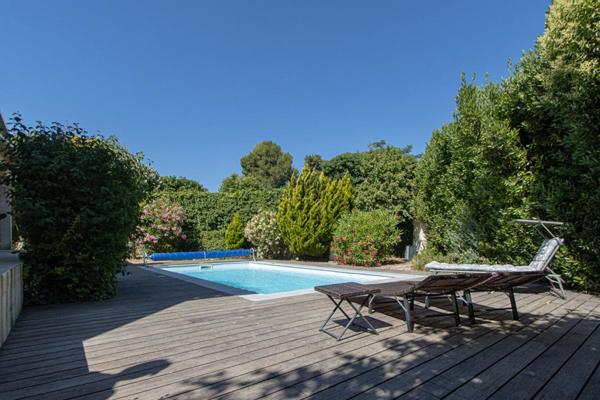 VILLA avec Piscine Grand Jardin  - MOUSSAN