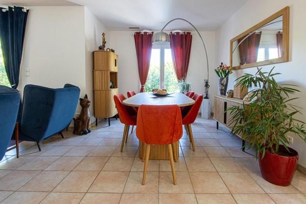 VILLA avec Piscine Grand Jardin  - MOUSSAN