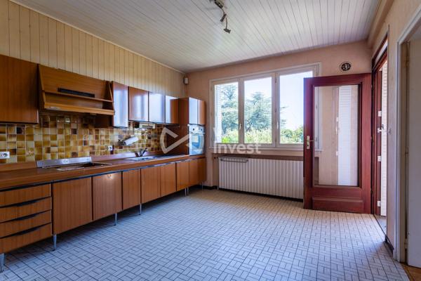 MAISON 8 PIECES 274 M² - 5/6 CHAMBRES + BUREAU - TERRAIN 1434 M² - 69390 MILLERY