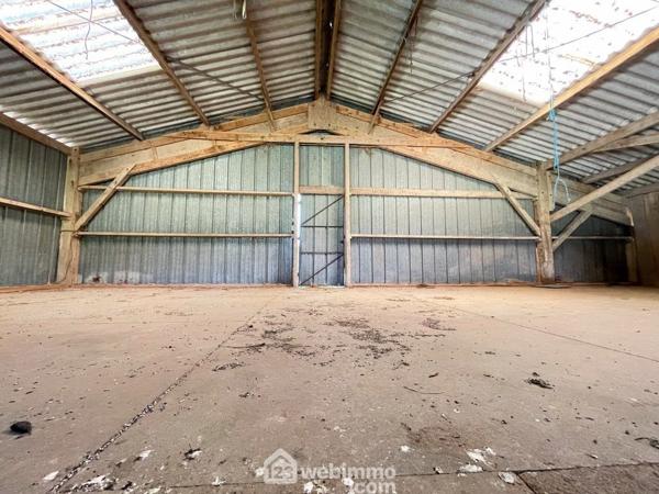 Grange 450 m² à Soulaines-sur-Aubance 49610
