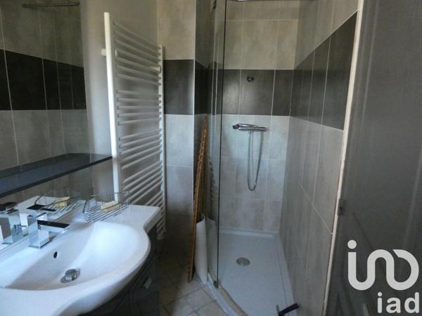 Mas 17 pièces de 441 m² à Bollène (84500)