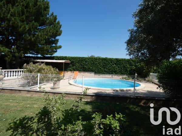 Mas 17 pièces de 441 m² à Bollène (84500)