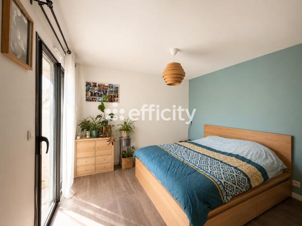 Maison
         6 pièces
        - 111 m² Exclusivité 335 000 € *