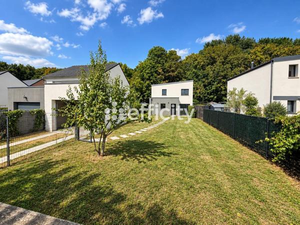 Maison
         6 pièces
        - 111 m² Exclusivité 323 900 € *