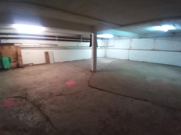 Lille (59800) Parking privé indépendant - 8 emplacements - 200m²