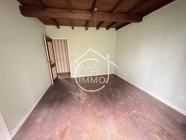 LA FORCE : Ancienne ferme 6 pièces de 153m² avec séchoir à tabac