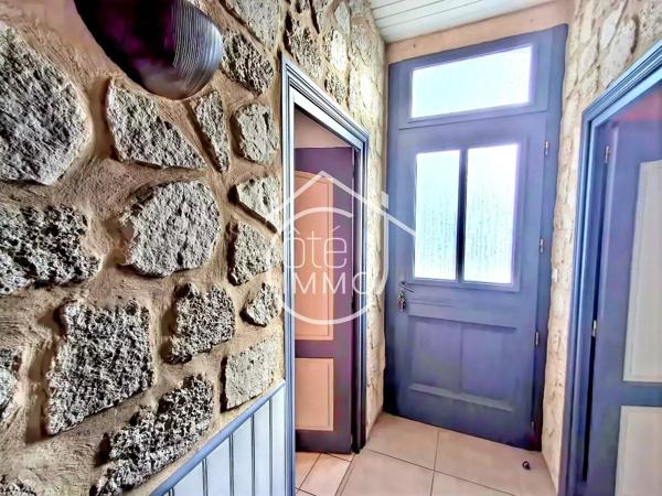 CREYSSE: Belle maison familiale d'environ 240m² entièrement rénovée avec jardin