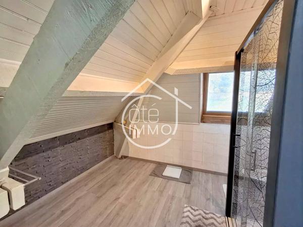 CREYSSE: Belle maison familiale d'environ 240m² entièrement rénovée avec jardin