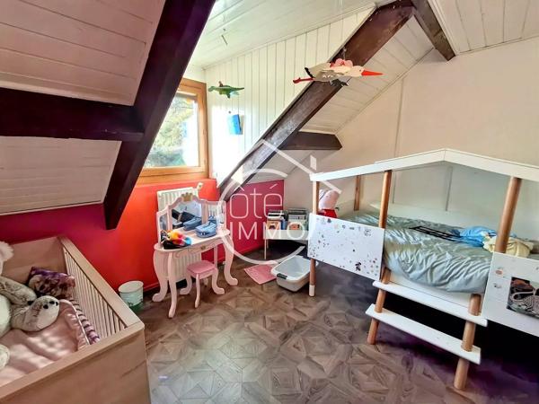 CREYSSE: Belle maison familiale d'environ 240m² entièrement rénovée avec jardin