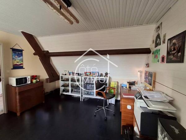 CREYSSE: Belle maison familiale d'environ 240m² entièrement rénovée avec jardin