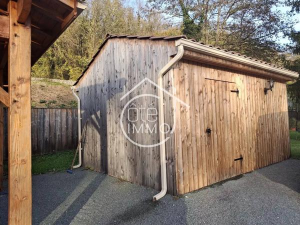 CREYSSE: Belle maison familiale d'environ 240m² entièrement rénovée avec jardin