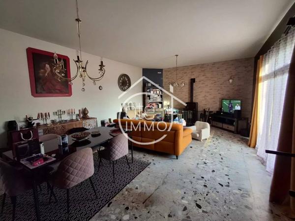 CREYSSE: Belle maison familiale d'environ 240m² entièrement rénovée avec jardin