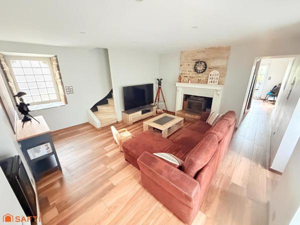 MAISON EN PIERRE DE CARACTERE DE 107 M2 EN CENTRE VILLE DE BAUD