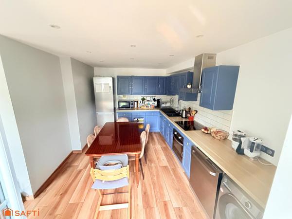 MAISON EN PIERRE DE CARACTERE DE 107 M2 EN CENTRE VILLE DE BAUD