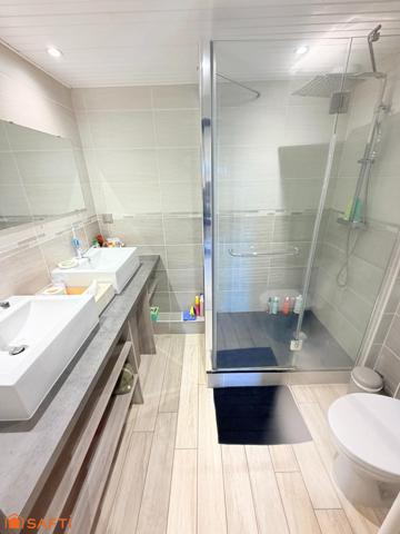 MAISON EN PIERRE DE CARACTERE DE 107 M2 EN CENTRE VILLE DE BAUD