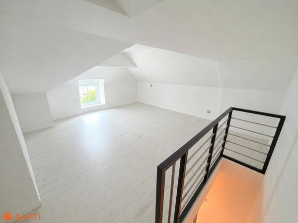 MAISON EN PIERRE DE CARACTERE DE 107 M2 EN CENTRE VILLE DE BAUD