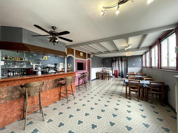 Hotel Restaurant Bar avec terrasse et jardin