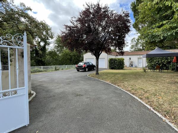 Hotel Restaurant Bar avec terrasse et jardin