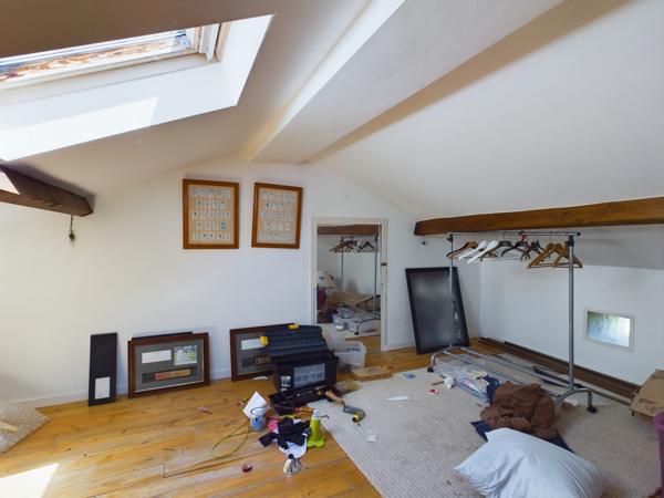 Bourg-de-Visa (82190) TARN ET GARONNE BOURG DE VISA Authentique maison en pierre avec 4 chambres, grange et piscine 4857m2 jardin