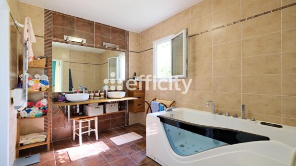 Maison
         5 pièces
        - 220 m² Bien prestige 795 000 € *