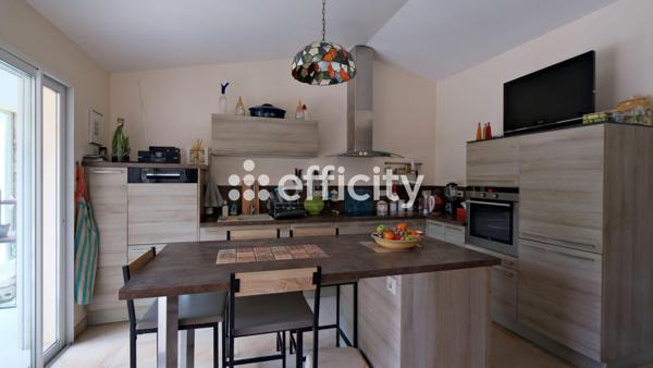 Maison
         5 pièces
        - 220 m² Bien prestige 795 000 € *