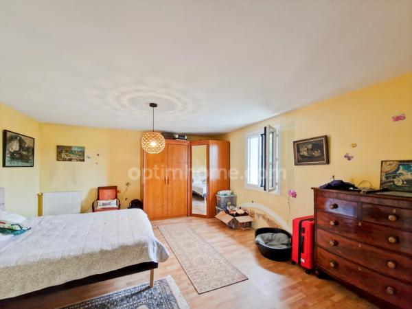 Maison de plus de 270M2 à vendre 9 pièces-5 chambres-piscine- HABAS (40)