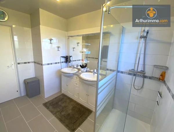 Vente                                                      Maison
                        
                     6 pièces                      155 m2                     à Jaux
