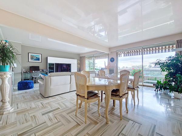 Appartement Cannes 3 pièces 95 m²_ Garage _ Au calme _ Vue dégagée _ Aperçu mer