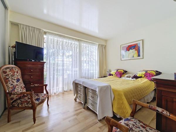 Appartement Cannes 3 pièces 95 m²_ Garage _ Au calme _ Vue dégagée _ Aperçu mer