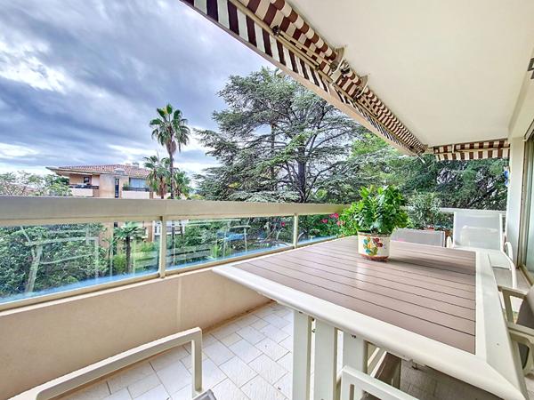 Appartement Cannes 3 pièces 95 m²_ Garage _ Au calme _ Vue dégagée _ Aperçu mer