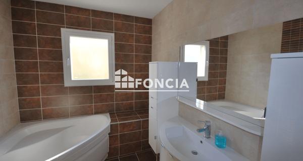 Location Maison 4 pièces 123.45 m² - Villerest 42300