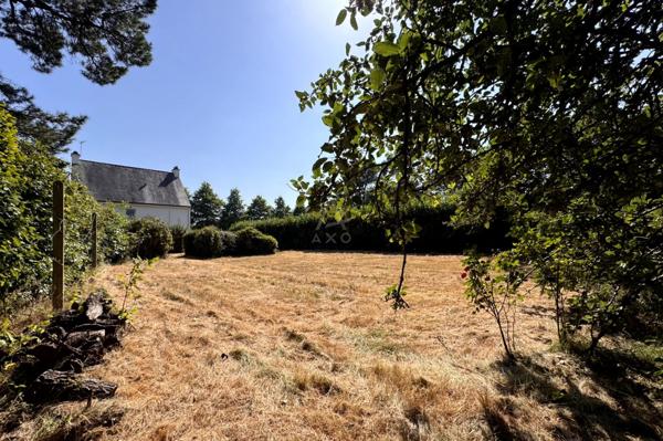 Grand terrain constructible libre de constructeur 1125m² – Bourg de Mériadec.
