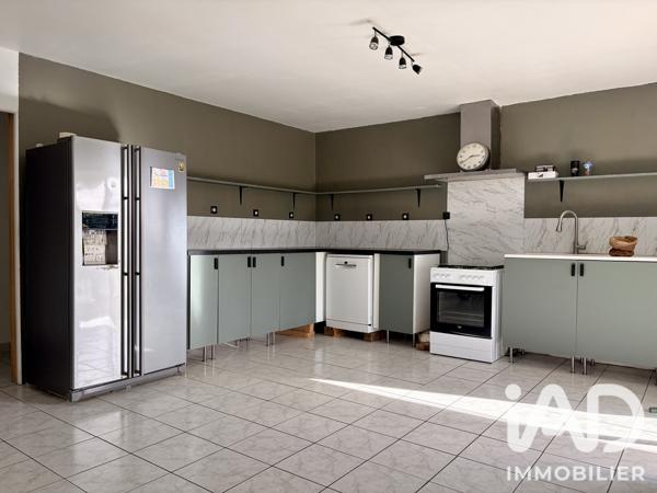 Maison à vendre 10 pièces 222 m² Les Avenières Veyrins-Thuellin