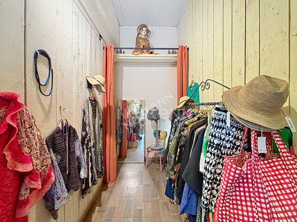 FONDS DE COMMERCE - MAGASIN DE VÊTEMENTS - AIGUES MORTES - REMPARTS